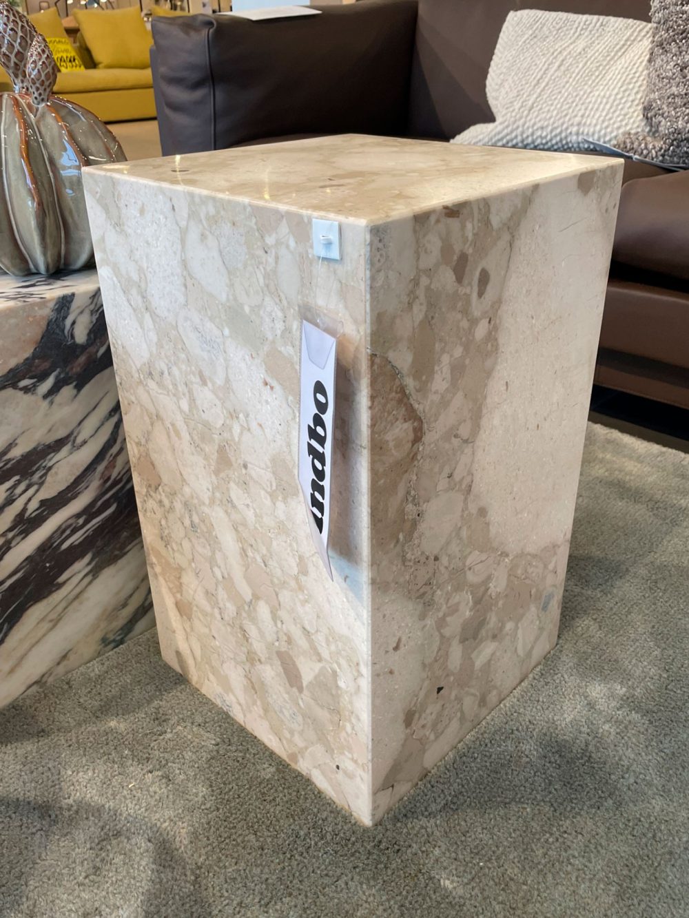 Demo - Plinth Tall Piedestal