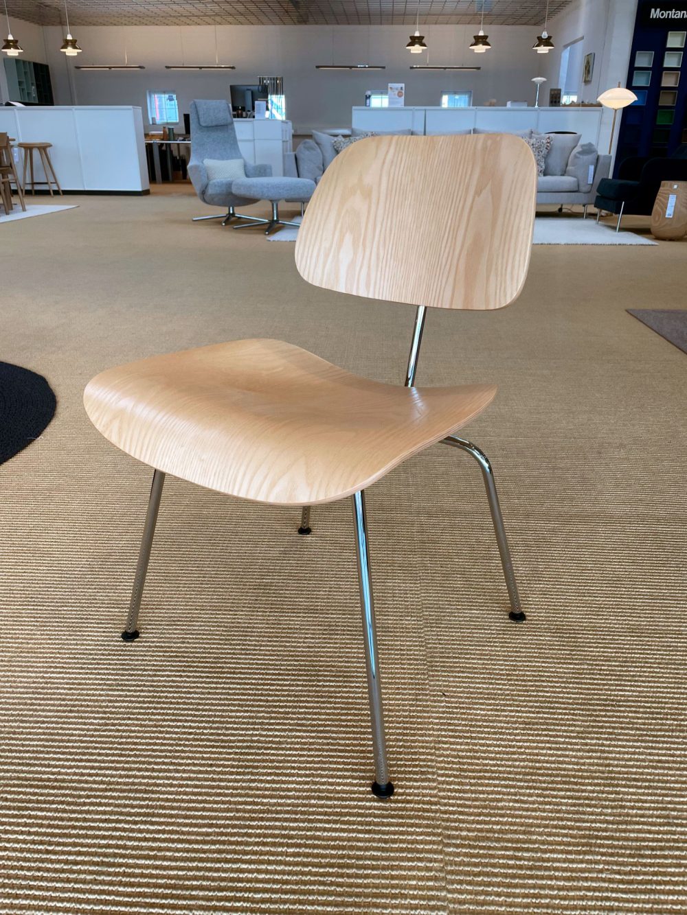 Demo - Eames DCM Chair, ask natur/krom