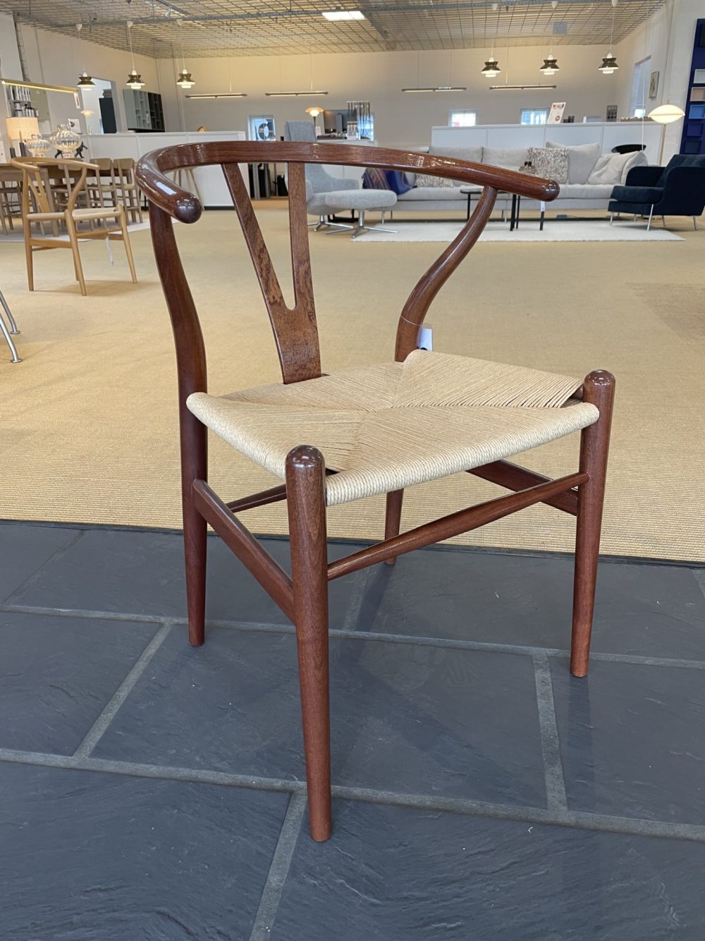 Demo - CH24 Y-stol, Mahogny lak, Limited Edition