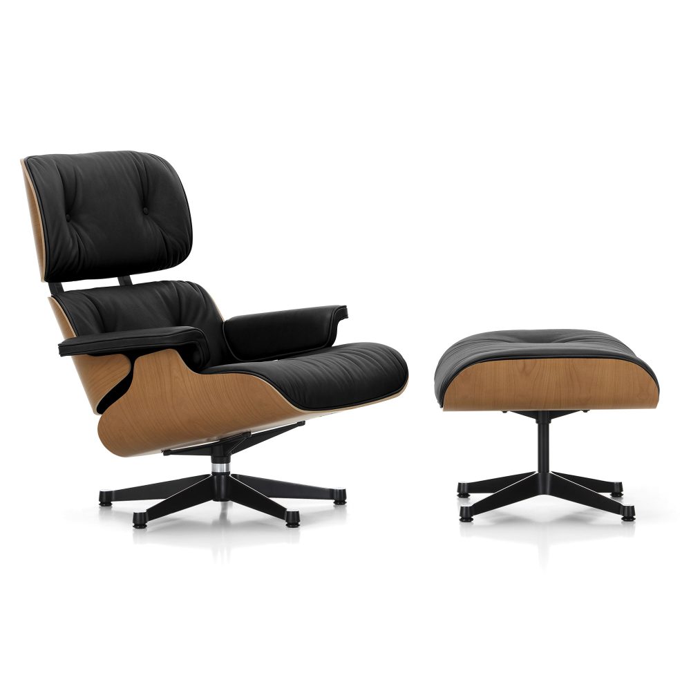 Vitra Eames Lounge Chair med Skammel - Nero Black læder / Kirsebær